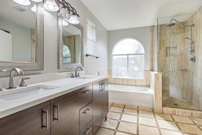 Building Photo - Beautiful 4 bedroom home in North Phoenix