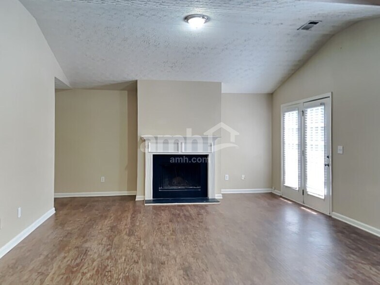 Building Photo - 1760 Neighborhood Walk