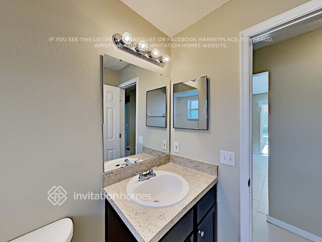 Building Photo - 1760 W Finland Dr