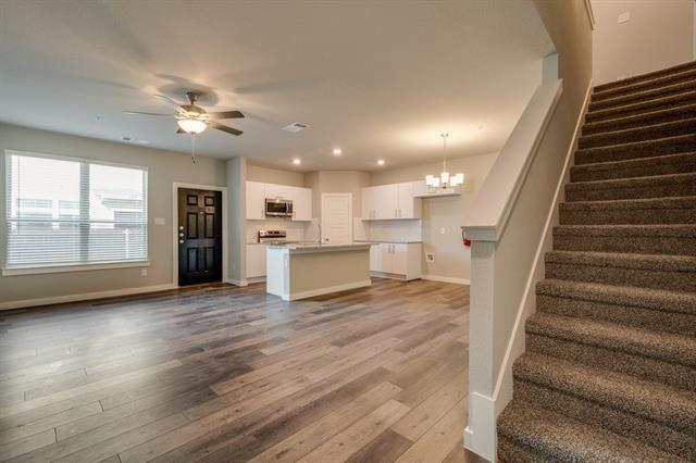 Building Photo - 635 Harvest Moon Dr
