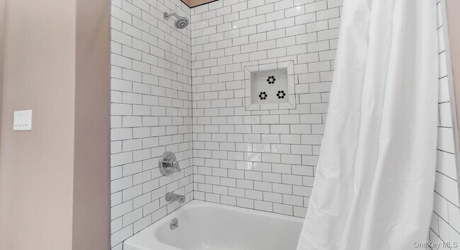 Building Photo - 67 Maple Ave