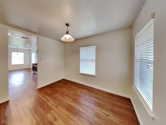Building Photo - 26 Mira Loma Dr