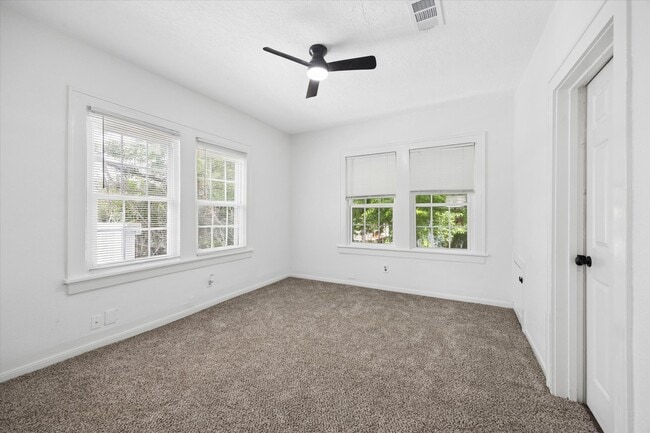 Building Photo - 2701 Truxillo St