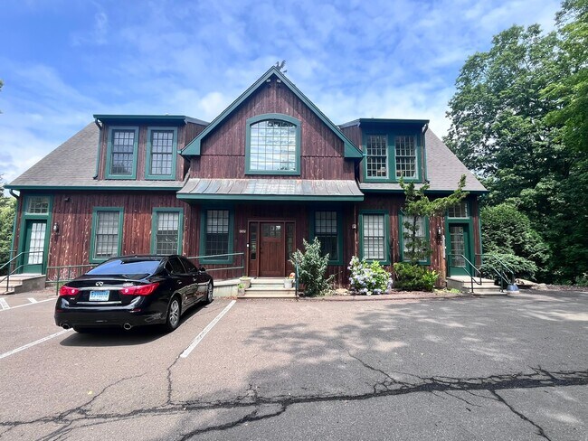 Building Photo - 2614 Boston Post Rd