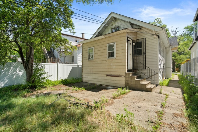 Building Photo - 11526 S Wallace St