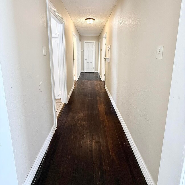 Building Photo - 2422 30th St