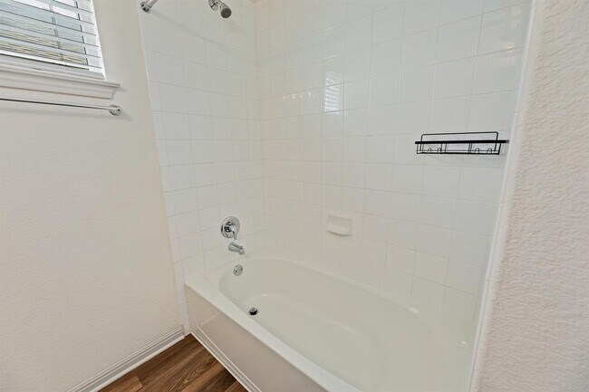 Building Photo - 108 Schuster Ct