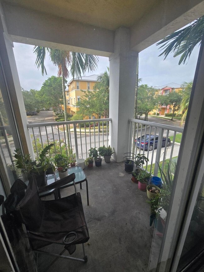 Building Photo - 1113 Shoma Dr