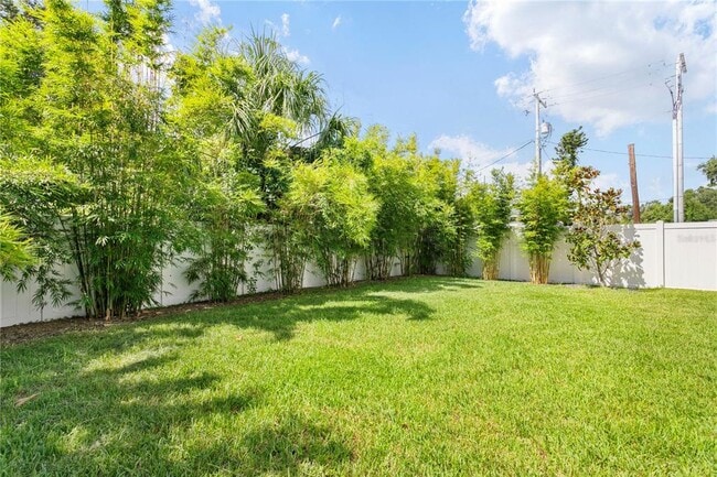 Building Photo - 3010 W Trilby Ave