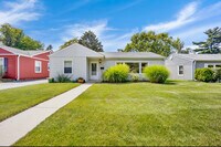 Building Photo - 340 S Lodge Ln