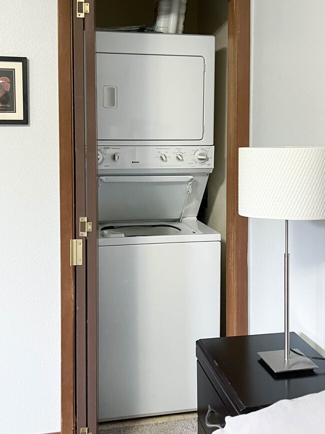 Building Photo - 4764 Mills Dr