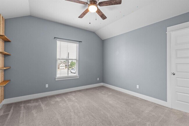 Building Photo - 525 Compania Cove