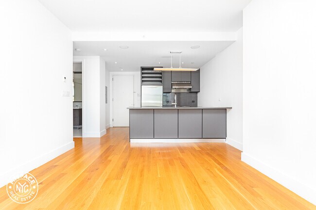 Building Photo - 608 Franklin Ave