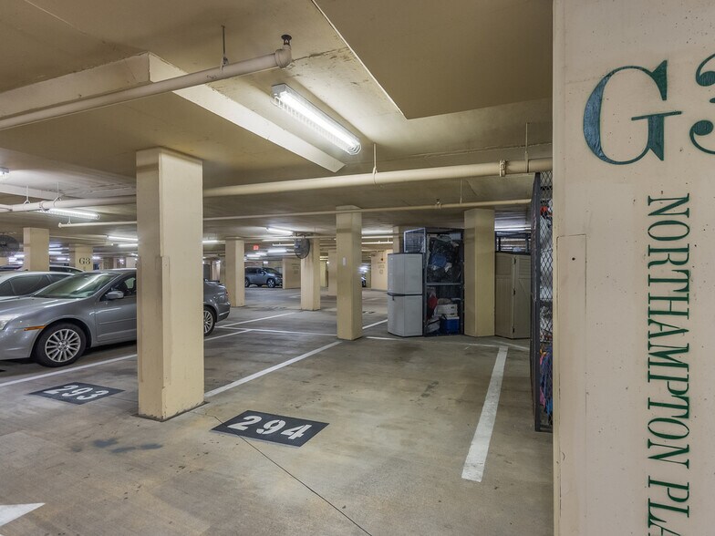 Building Photo - 3101 N Hampton Dr