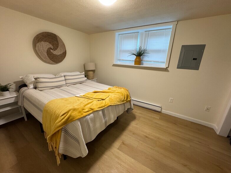 Building Photo - 365 Faneuil St