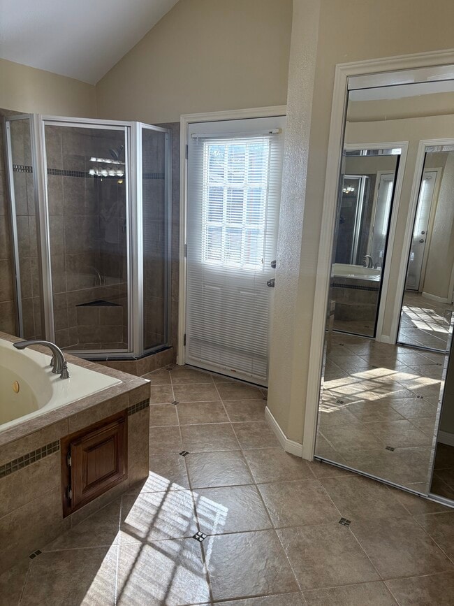 Building Photo - 106 Hollywood Dr