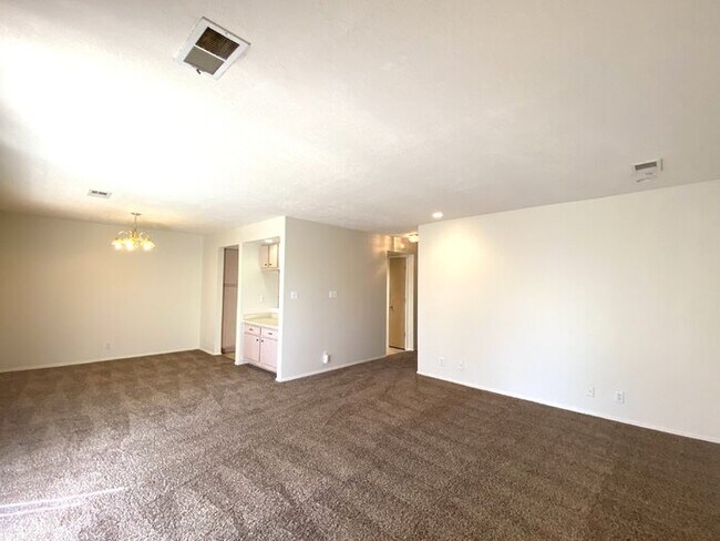 Building Photo - 2nd Floor - 2BR/2Bath - Balcony - 1Car Garage