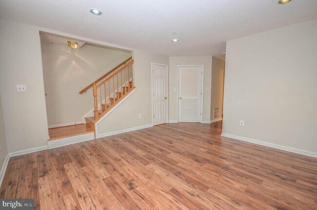 Building Photo - 8860 Ashgrove House Ln