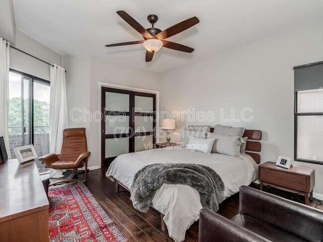 Building Photo - 224 N Poplar St