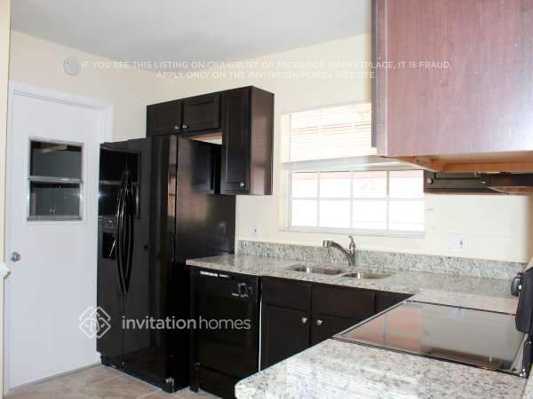 Building Photo - 209 Kittery Ln