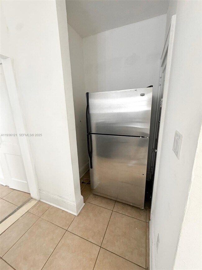 Building Photo - 711 NW 1st St