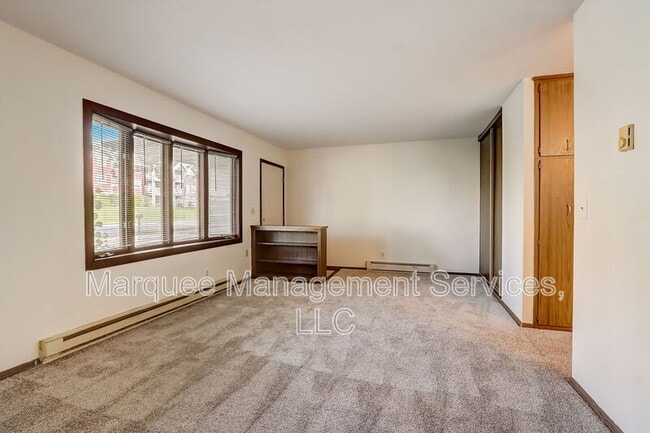 Building Photo - 416 S Bird St