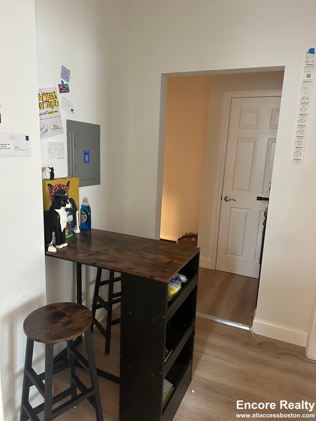 Building Photo - 111 Norway St