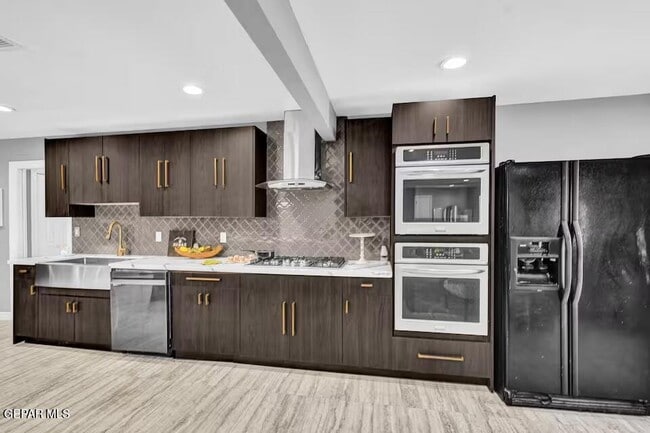 Building Photo - 9100 Parkland Dr