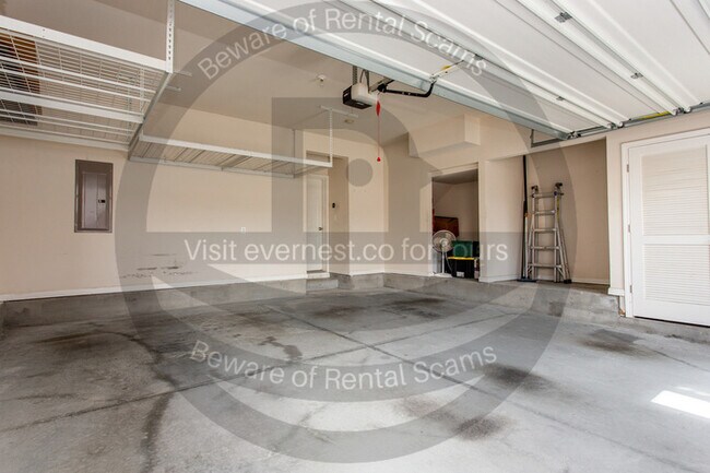 Building Photo - 3422 Triview Square