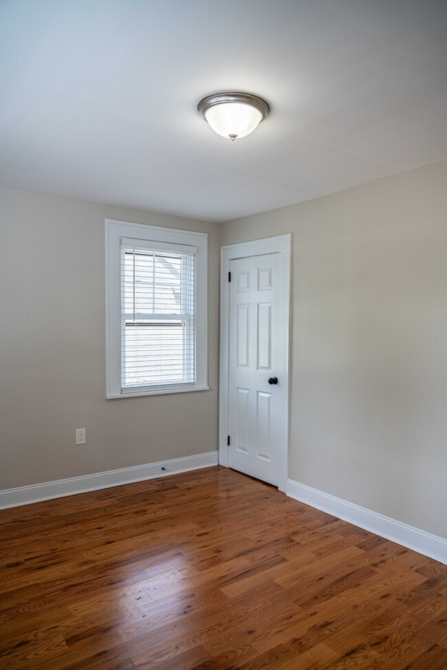 Building Photo - 736 Haxtun Ave
