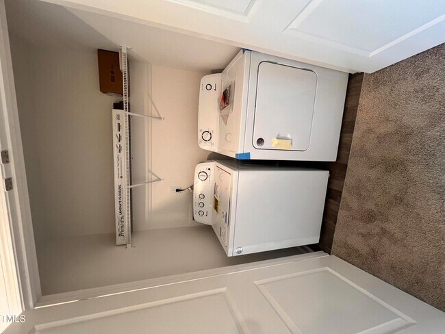 Building Photo - 52 Camel Crazies Pl