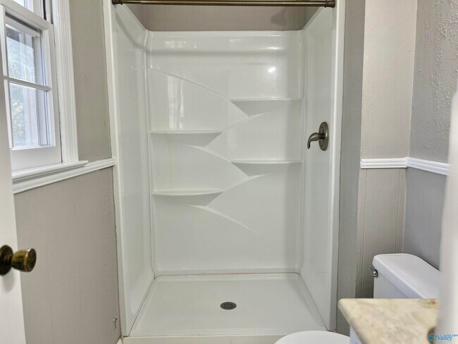 Building Photo - 704 Captiva Ct SE