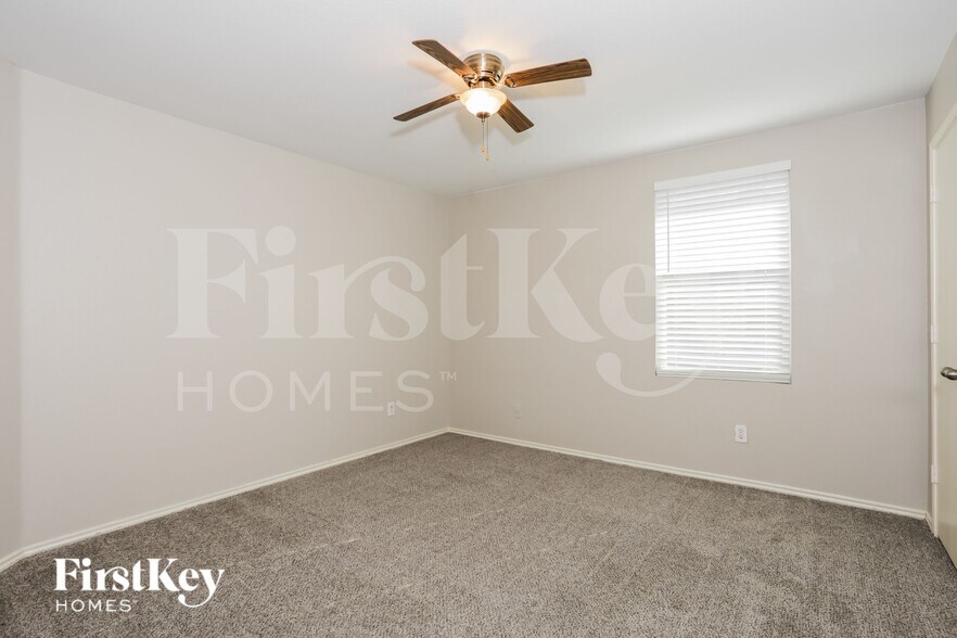 Building Photo - 1413 Erin Ct