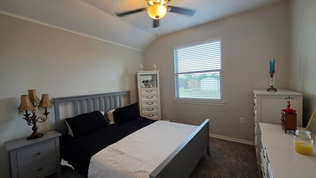 Building Photo - Charming 4 bedroom, 2 bath home COMING SOON!