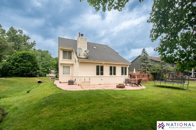 Building Photo - 37709 Glengrove Dr