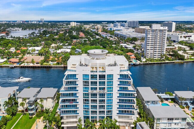 Building Photo - 715 Bayshore Dr