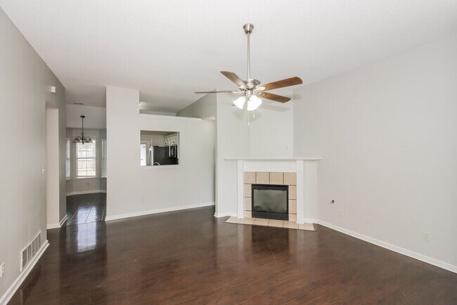 Building Photo - 9812 Southern Oak Way