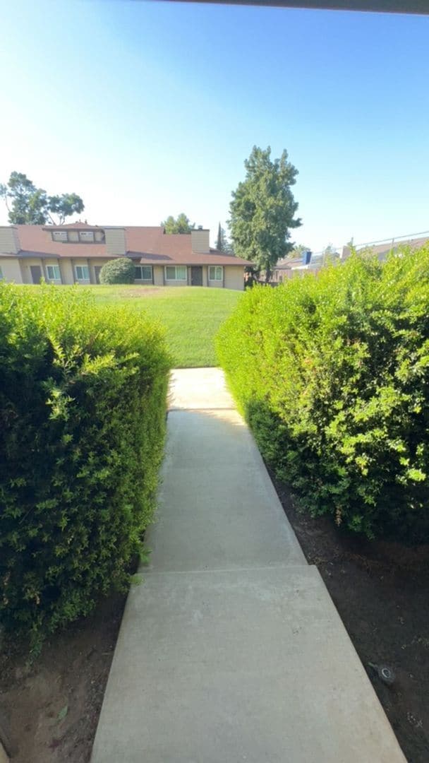 Building Photo - 2350 Pinedale Ave