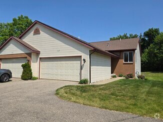 Building Photo - 1623 Lamberton Lake Dr NE