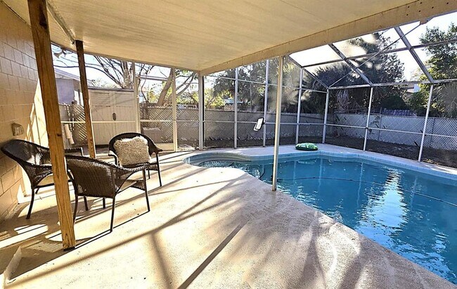 Building Photo - 5160 Glasgow Ave