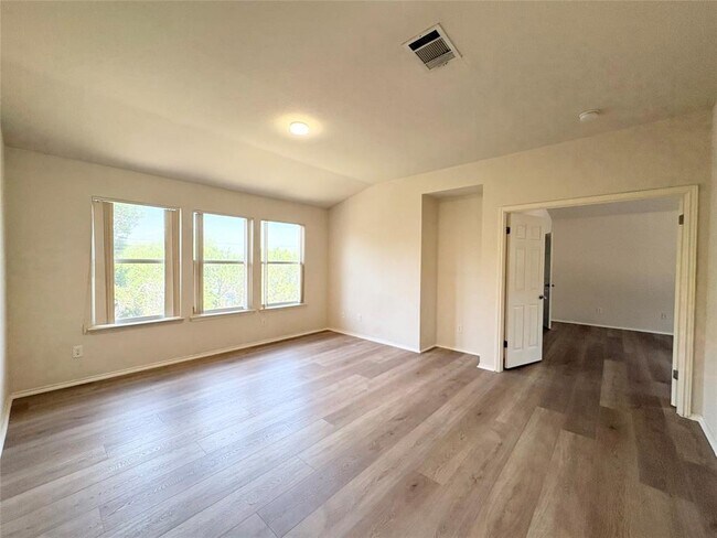 Building Photo - 1101 Wood Creek Dr