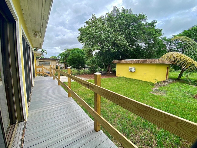 Building Photo - 14131 NW 3rd Ave