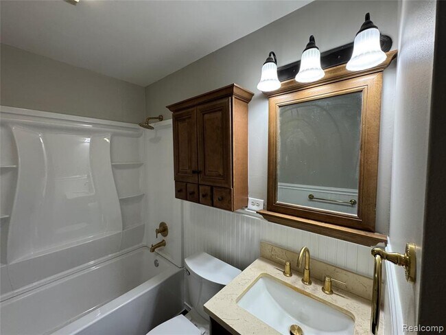 Building Photo - 7012 Tappon Dr