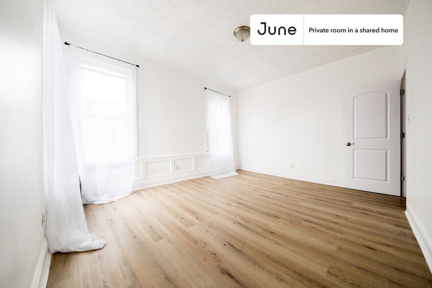 Building Photo - Room in Shared 4 bed/1 bath home in Sunset Park