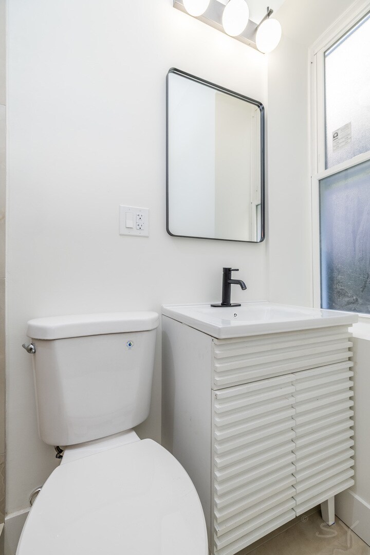 Building Photo - 1830 S Peoria St