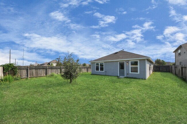 Building Photo - 5735 Prairie Chapel Rd