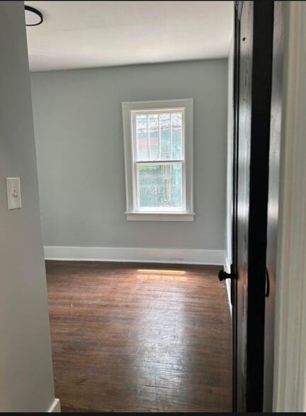 Building Photo - 1605 Kearsley Park Blvd