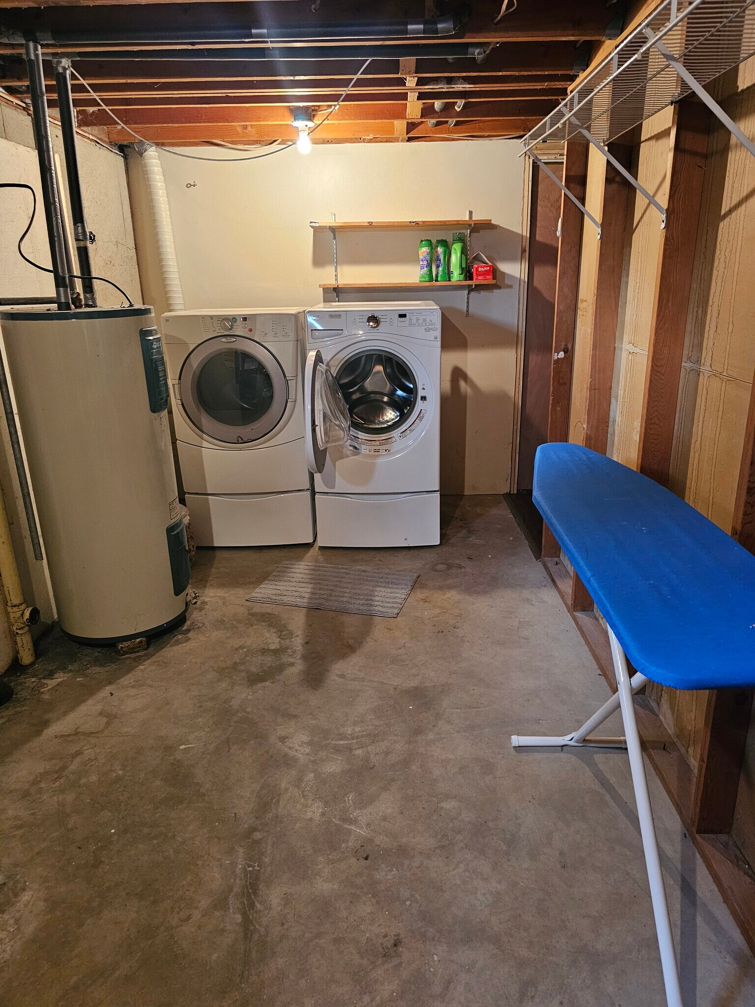 Building Photo - 1006 Oak St