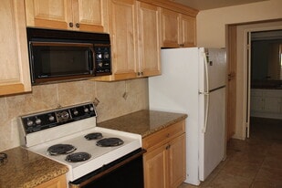 Building Photo - 3882 Radcliffe Ln