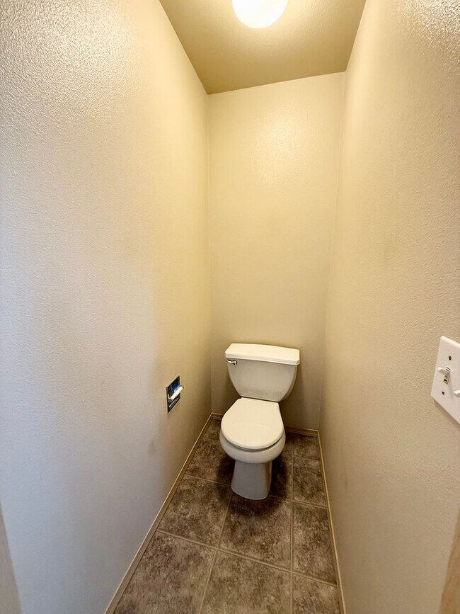 Building Photo - **** Application pending ****